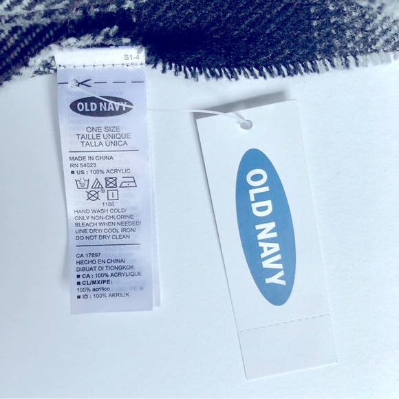 NEW OLD NAVY Plaid Neck Scarf Fringed Hems GRAY 76” x 13” Men’s UNISEX - Picture 3 of 12